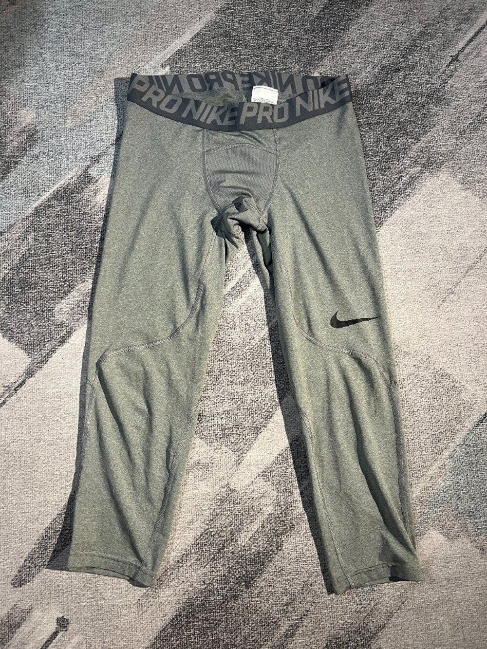 Nike Pro 3/4 Length Leggings